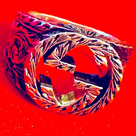 WOW POSHMARK - Authentic Gucci Sterling Silver GG Etched Ring - Picture 1 of 13